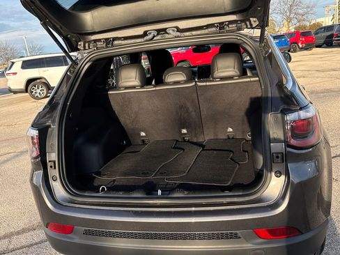 Certified 2023 Jeep Compass Latitude image 32