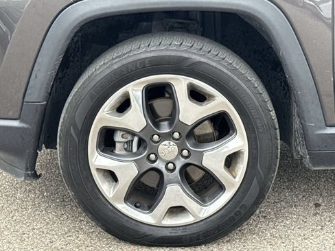 Used 2019 Jeep Compass Limited AWD/4WD image 14