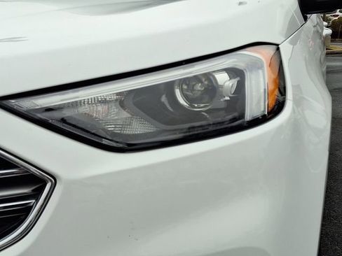 Used 2022 Ford Edge SEL w/ Convenience Package image 9