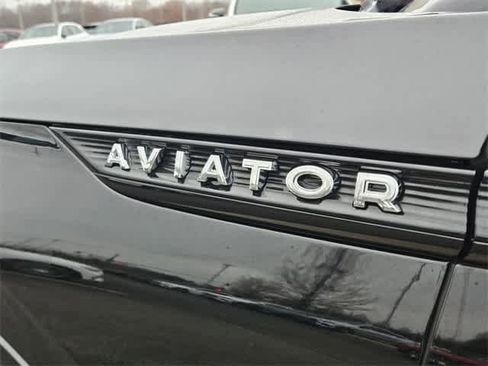 Used 2024 Lincoln Aviator Reserve w/ Equipment Group 201A image 12