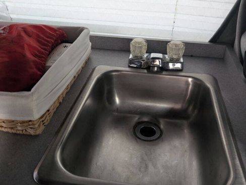 Used 1997 Ford E-250 and Econoline 250 Heavy-Duty Extended image 18