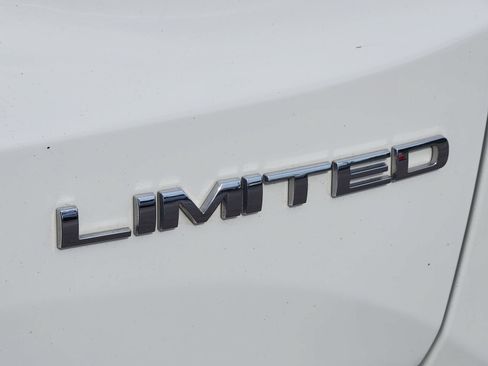 Used 2023 Jeep Renegade Limited AWD/4WD image 12