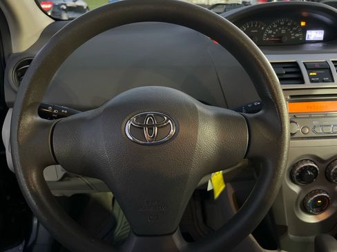 Used 2012 Toyota Yaris Sedan image 25