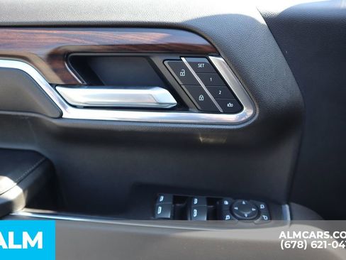 Used 2022 GMC Sierra 1500 SLT image 16