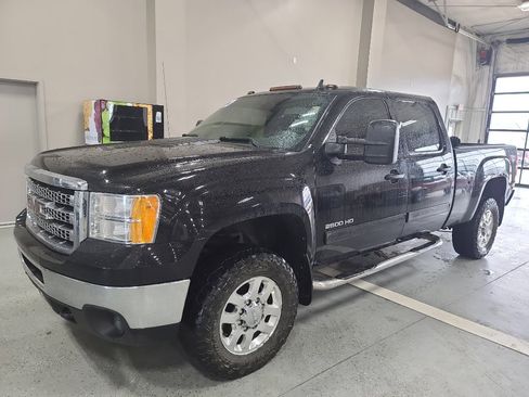 Used 2014 GMC Sierra 2500 SLE w/ SLE Preferred Package image 2