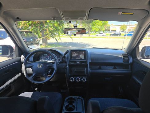 Used 2005 Honda CR-V LX image 15
