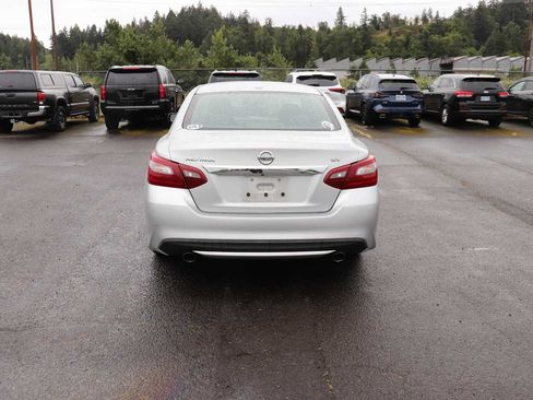 Used 2018 Nissan Altima 2.5 SV FWD image 6