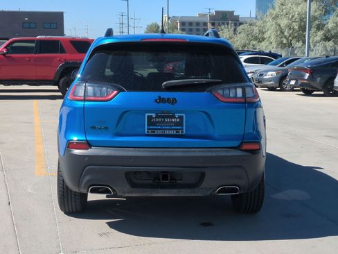 Used 2020 Jeep Cherokee Latitude Plus AWD/4WD image 5