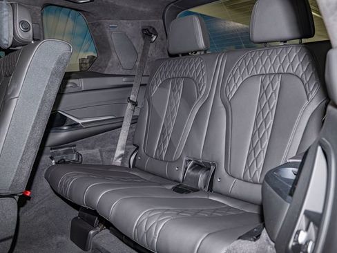 Certified 2025 BMW X7 M60i AWD/4WD image 23