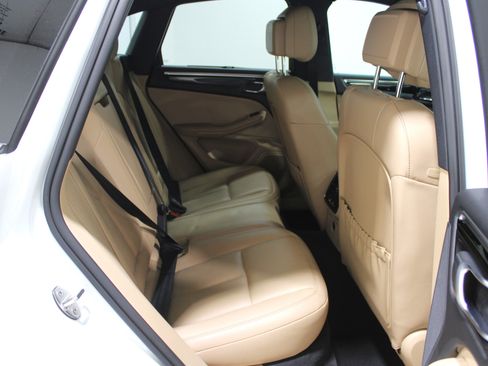 Used 2024 Porsche Macan Turbo image 23