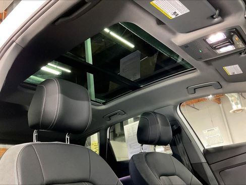 Used 2023 Audi Q4 e-tron Premium Plus w/ Premium Plus image 23