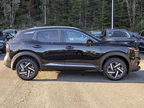 New 2026 Nissan Kicks SV image 4