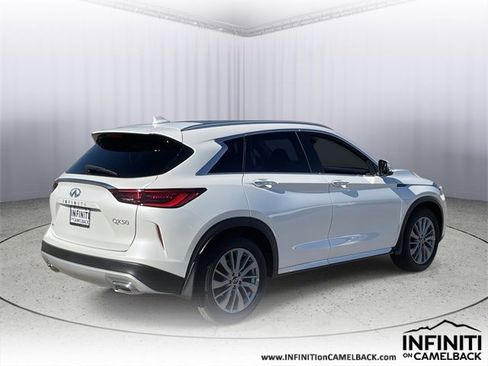New 2025 INFINITI QX50 Luxe image 5