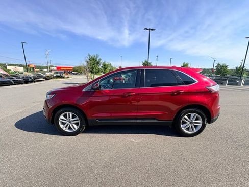 Used 2018 Ford Edge SEL w/ Equipment Group 201A FWD image 3