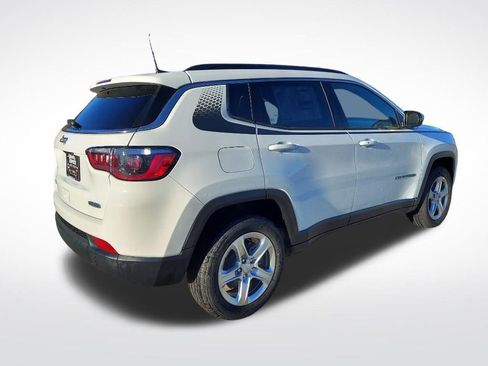 New 2023 Jeep Compass Latitude w/ Mopar Graphics Package image 3