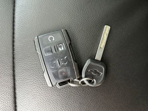 Used 2019 Chevrolet Suburban LT AWD/4WD image 31