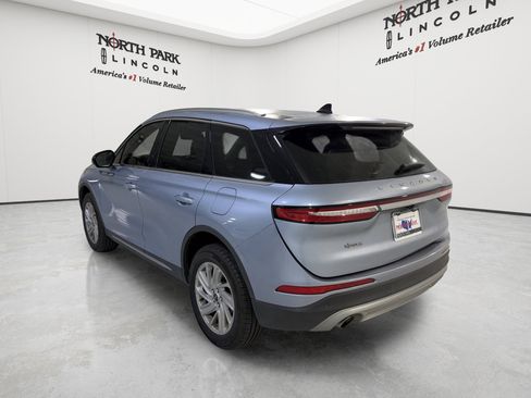 Used 2022 Lincoln Corsair FWD image 3