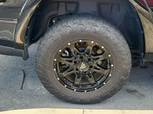 Used 2025 RAM 1500 Big Horn AWD/4WD image 9