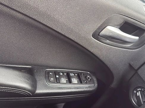 Used 2017 Dodge Charger SE w/ Power Sunroof Group image 21