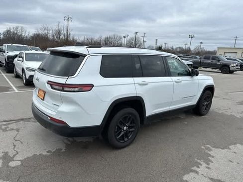 Used 2022 Jeep Grand Cherokee L Laredo w/ Luxury Tech Group I image 23