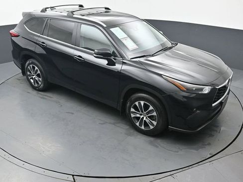 Certified 2023 Toyota Highlander XLE image 49