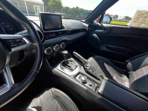 Used 2017 FIAT 124 Spider Lusso RWD image 19