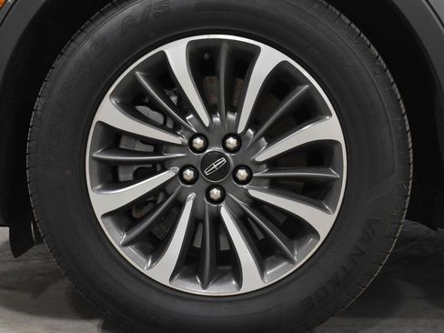 Used 2023 Lincoln Nautilus Reserve AWD/4WD image 30