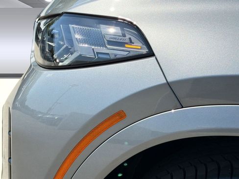 New 2026 BMW X6 xDrive40i w/ Executive Package image 11