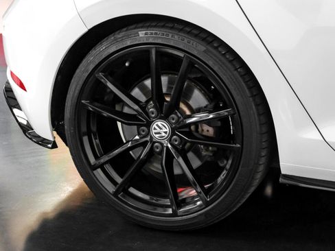 Used 2019 Volkswagen Golf R 4-Door image 46