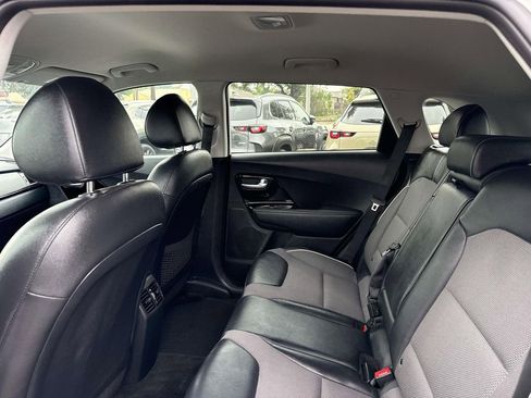 Used 2019 Kia Niro EX image 11