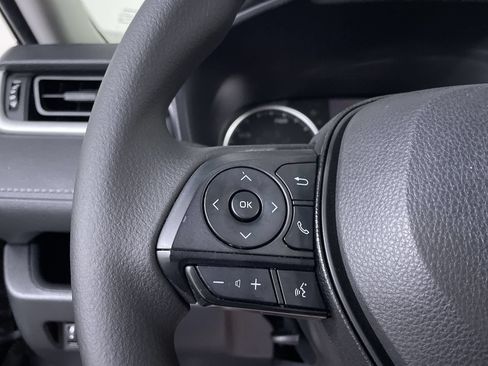 Used 2021 Toyota RAV4 LE AWD/4WD image 24