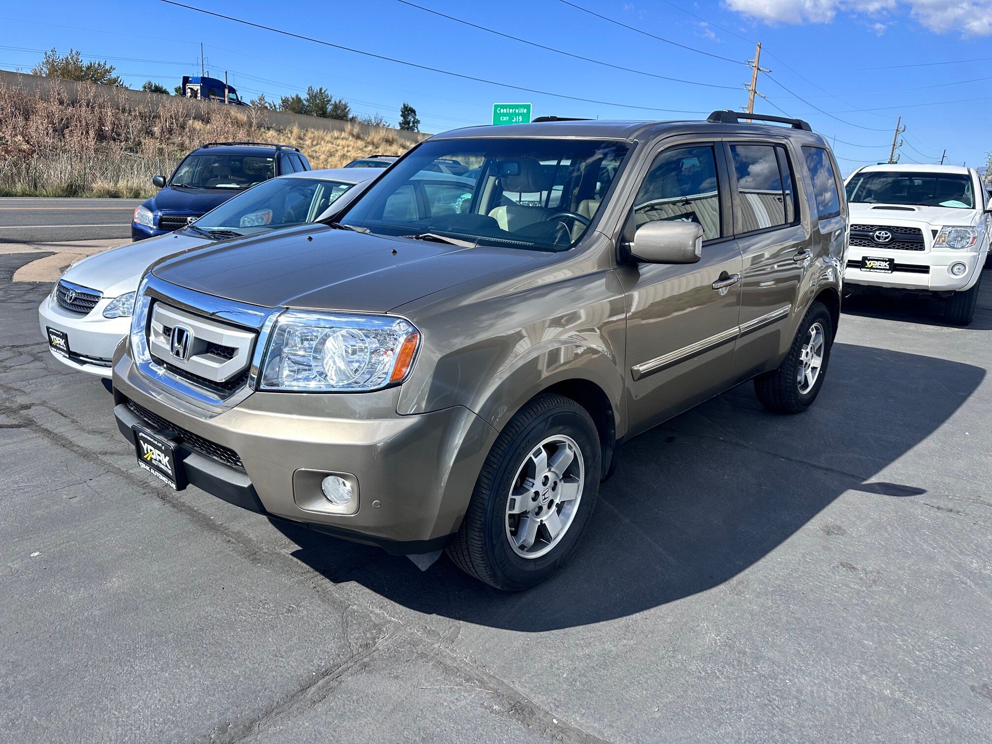 Used 2011 Honda Pilot Touring image 2