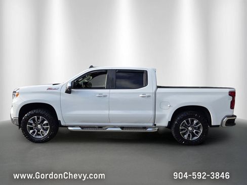 Used 2025 Chevrolet Silverado 1500 LT w/ Z71 Off-Road Package AWD/4WD image 2