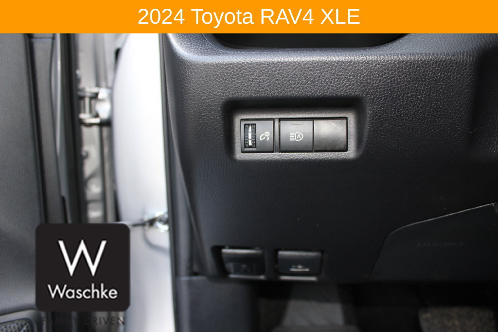 Used 2024 Toyota RAV4 XLE AWD/4WD image 25