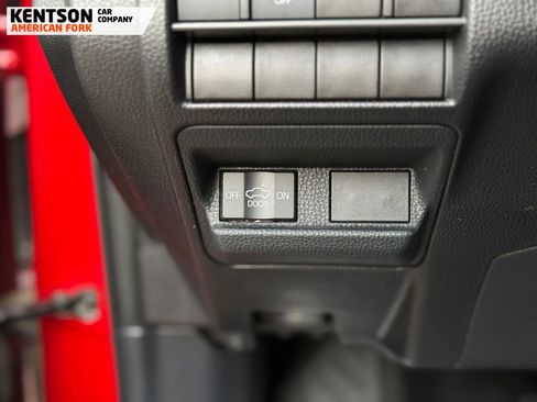 Used 2025 Toyota Tacoma TRD Off-Road image 23