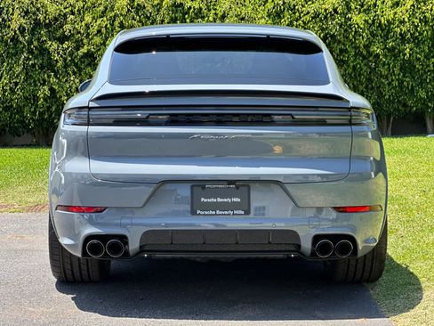 New 2026 Porsche Cayenne GTS AWD/4WD image 7
