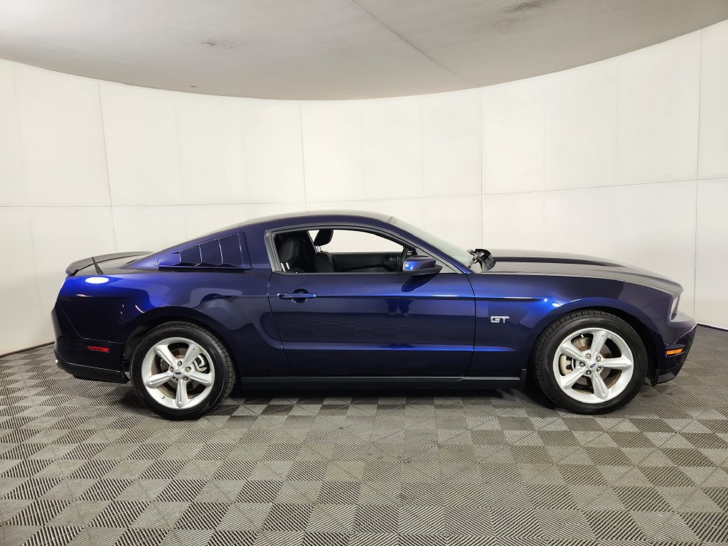 Used 2010 Ford Mustang GT RWD image 8
