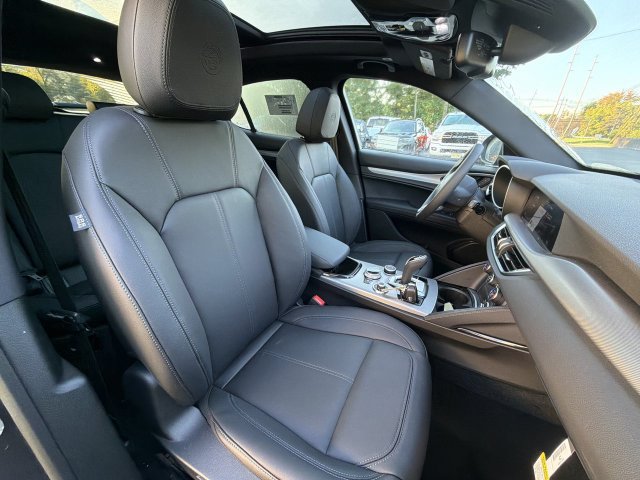 New 2026 Alfa Romeo Stelvio Sprint w/ Convenience Package AWD/4WD image 15