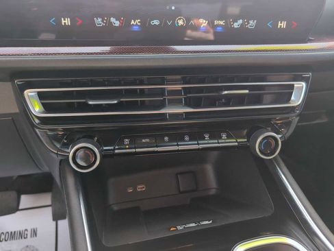 Used 2025 Chevrolet Traverse RS w/ LPO, Floor Liner Package image 18