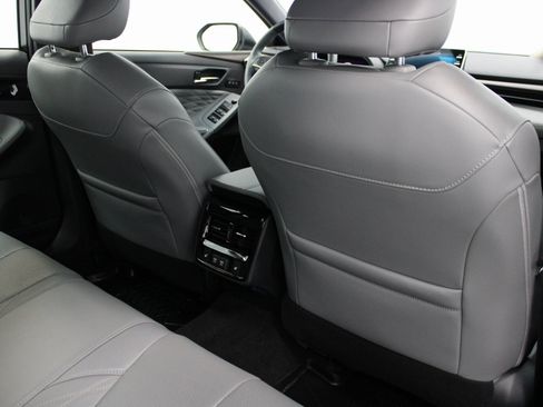 Used 2020 Toyota Avalon Limited image 22