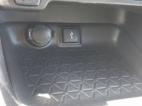 Used 2021 Toyota RAV4 XLE w/ Convenience Package AWD/4WD image 22