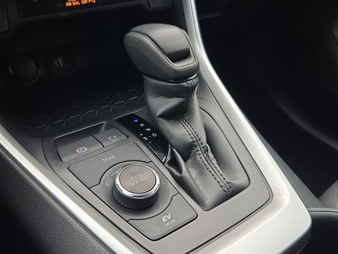 Used 2024 Toyota RAV4 XLE w/ Convenience Package AWD/4WD image 27