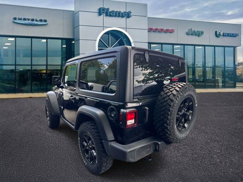 Used 2022 Jeep Wrangler Sport AWD/4WD image 3