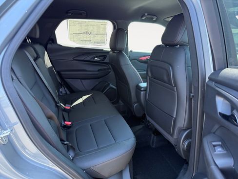 Used 2022 Chevrolet Traverse LS FWD image 18