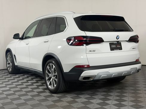 Used 2025 BMW X5 xDrive40i w/ Premium Package AWD/4WD image 3