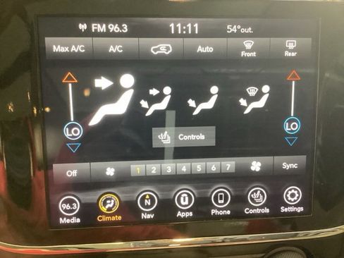 Used 2020 Jeep Grand Cherokee Limited w/ Luxury Group II image 24