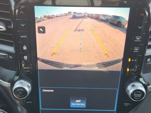 Used 2023 RAM 1500 Laramie AWD/4WD image 18