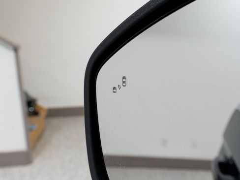 Used 2025 Ford Expedition Active image 13