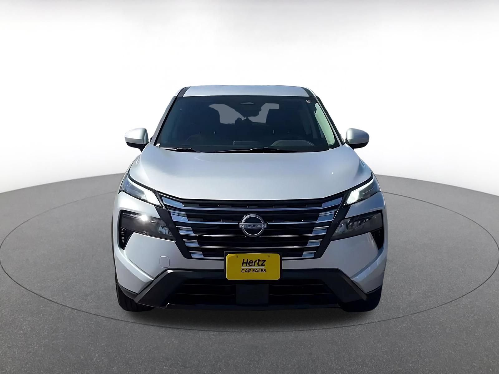 Used 2025 Nissan Rogue SV FWD image 4