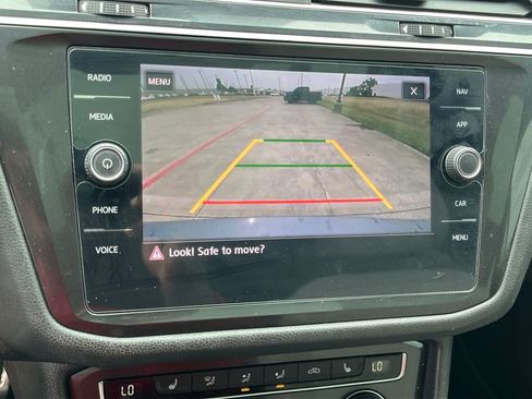 Used 2019 Volkswagen Tiguan SEL image 26